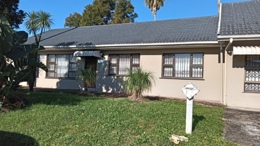 4 Bedroom Property for Sale in Beacon Bay Eastern Cape